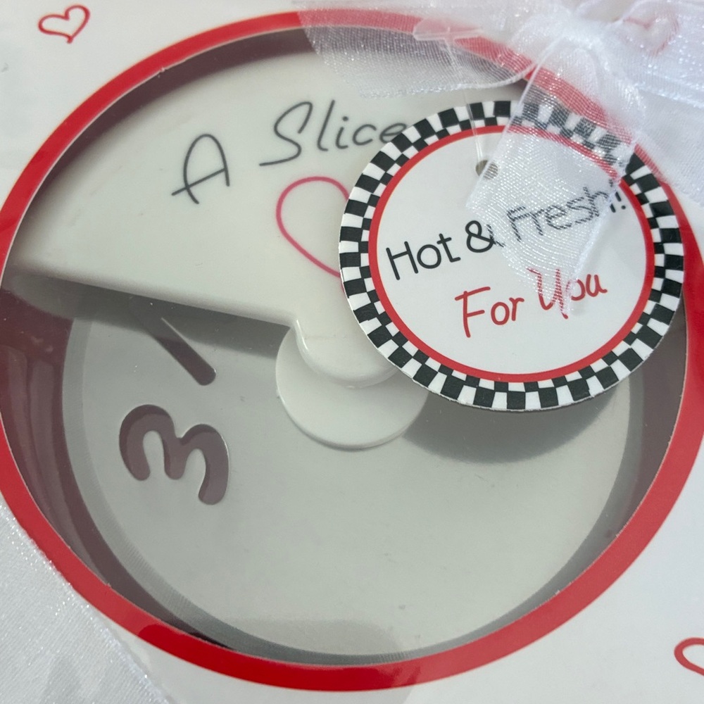 Cute Boxed Pizza Cutter - Picture 4 of 4